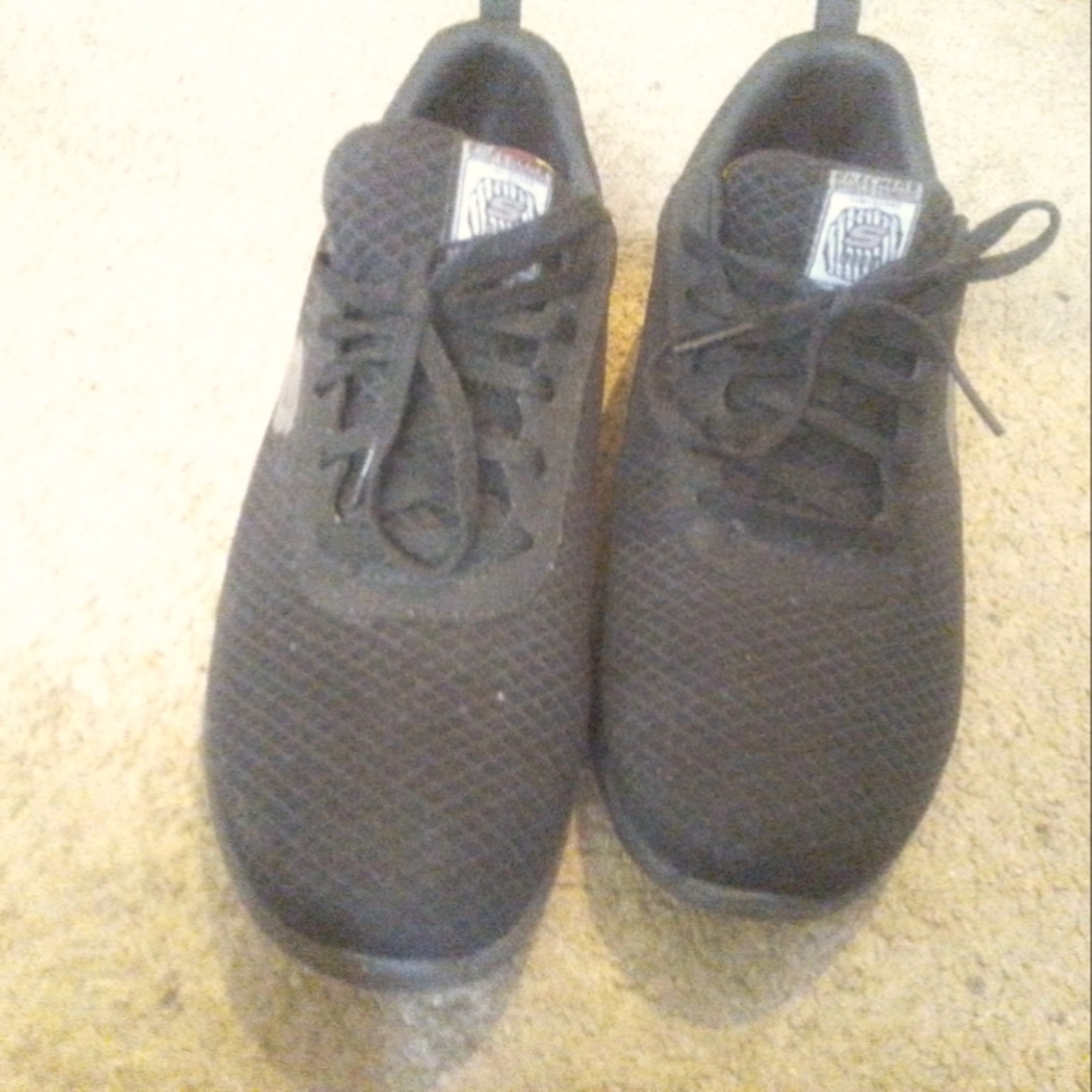 Sketchers sneakers